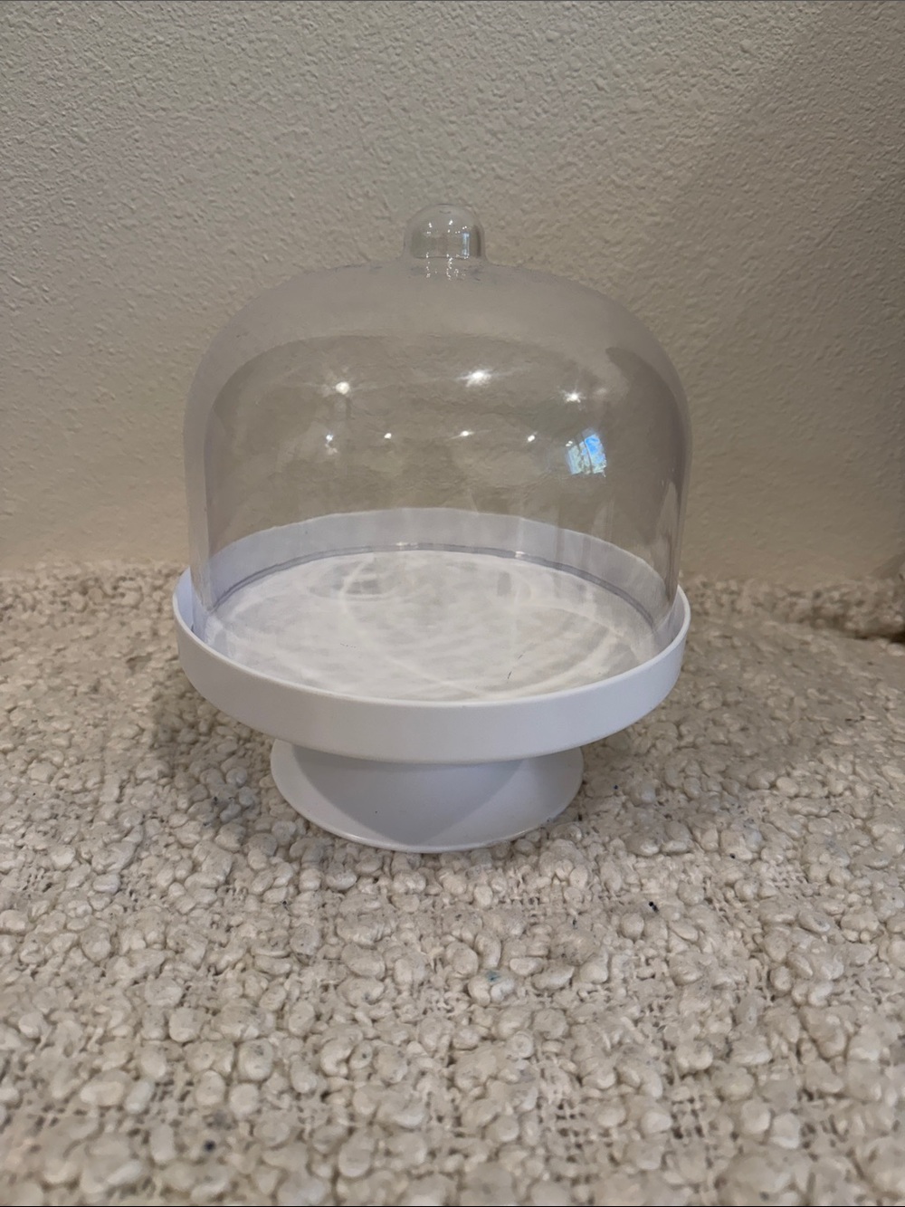 Spritz White Pedestal plastic small Cake Dome with Clear Cover